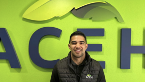 Âgé de 29 ans, Axel Mauvaka a trouvé une profession où il s’épanouit, chez lui, à Montpellier. 